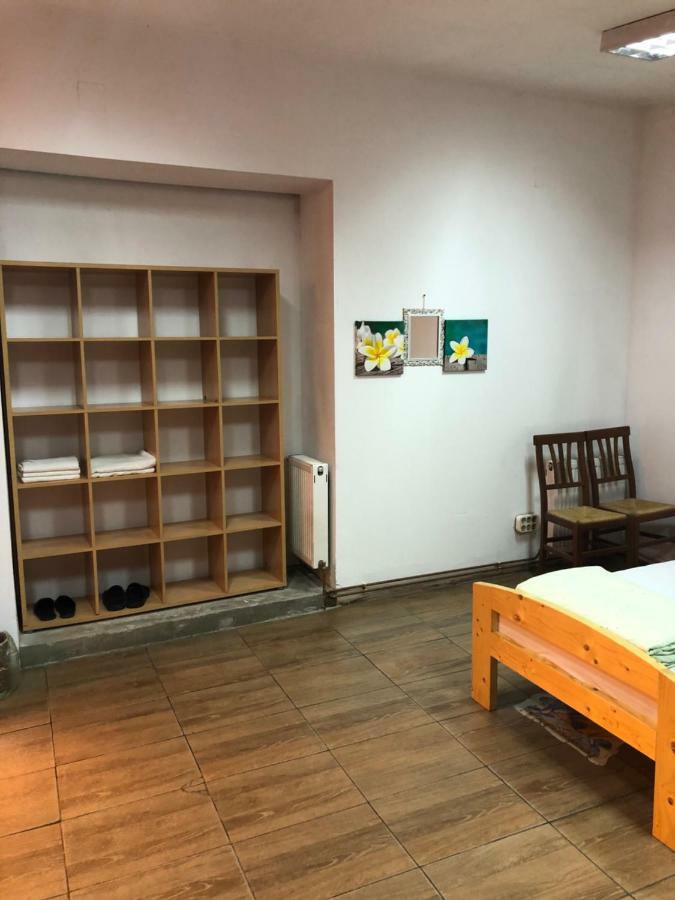 Auberge de jeunesse Casa Roz à Cluj-Napoca Extérieur photo
