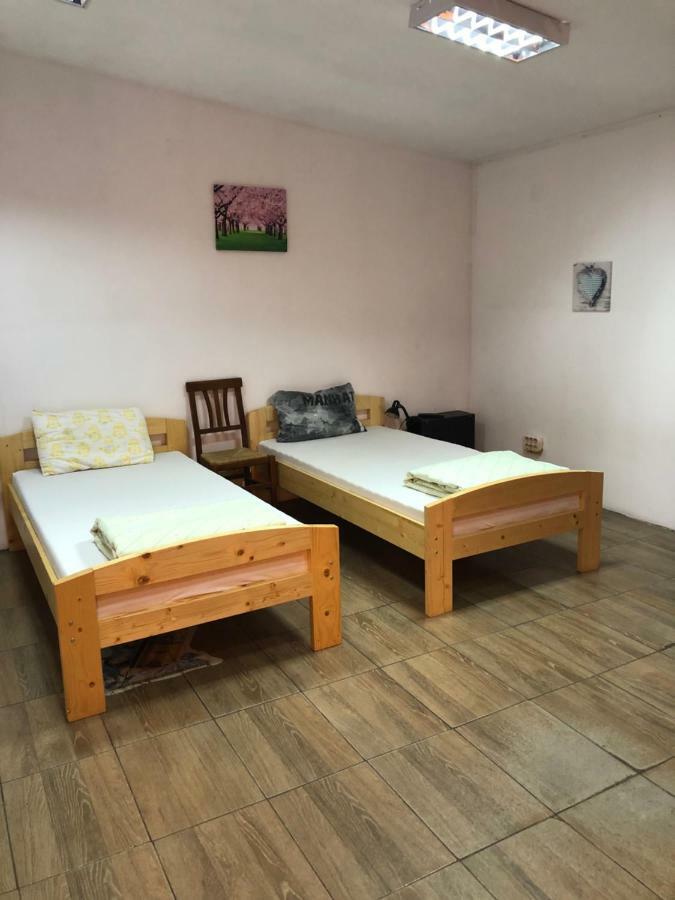 Auberge de jeunesse Casa Roz à Cluj-Napoca Extérieur photo